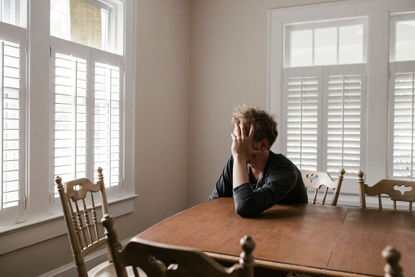 Comment surmonter une rupture pour un homme : Guide pratique pour se reconstruire et retrouver confiance