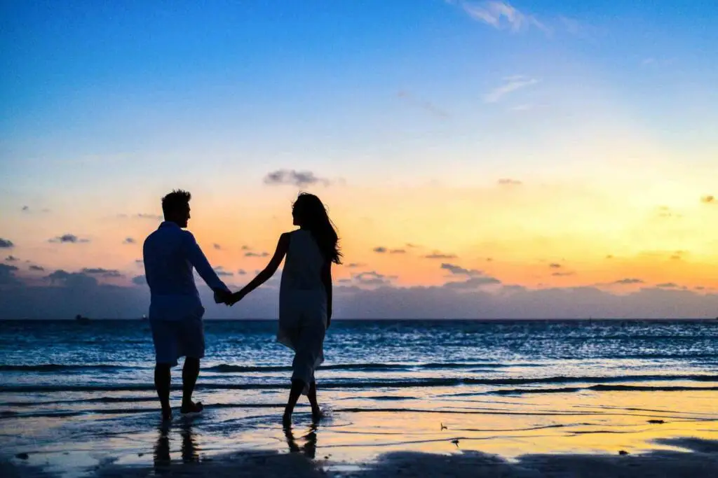 Quand le silence s’installe dans le couple : comment briser le mur des non-dits sans exploser